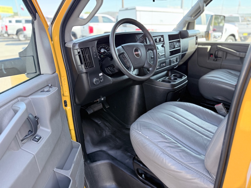 Photo 10 of this GMC SAVANA