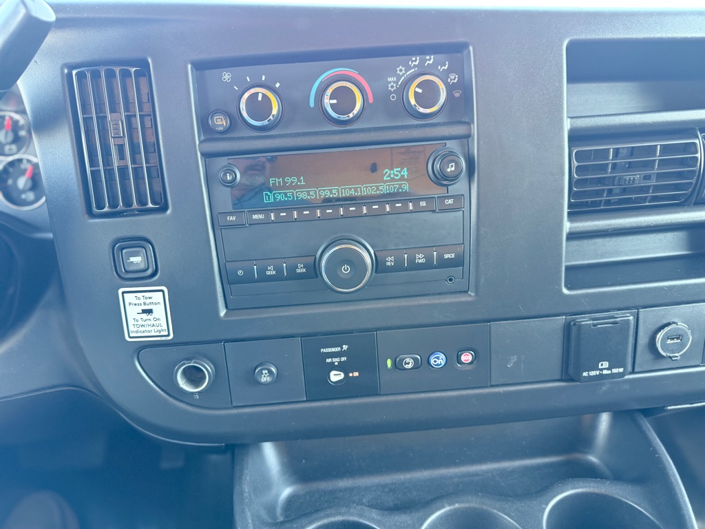 Photo 17 of this GMC SAVANA