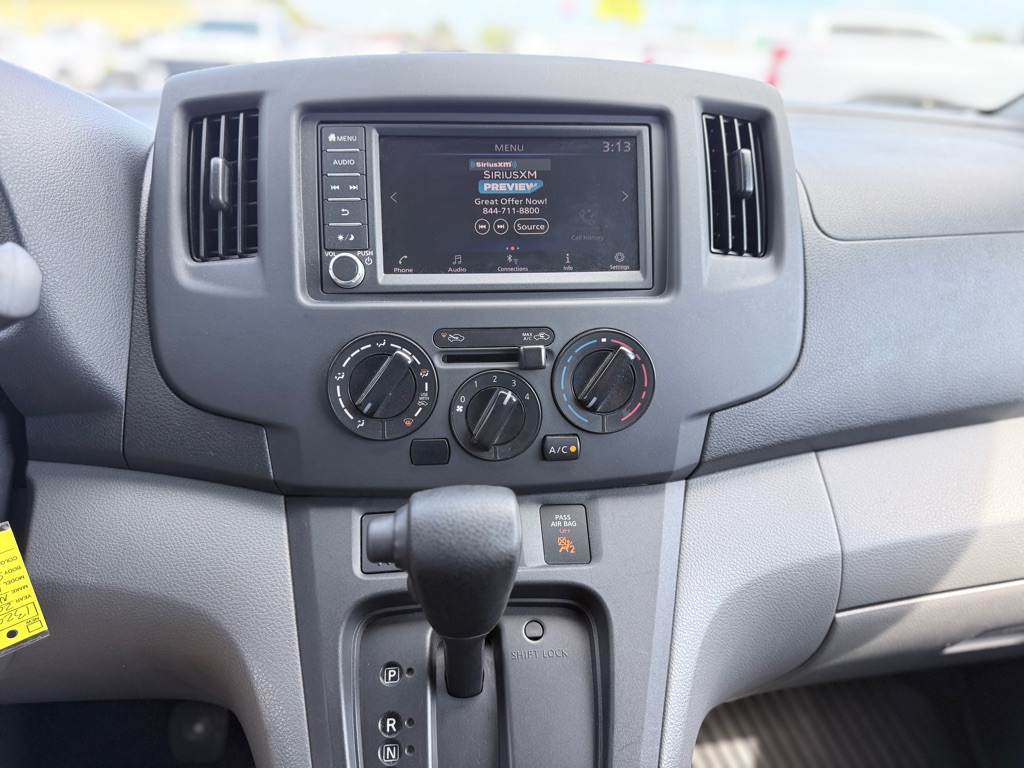 Photo 14 of this NISSAN NV200