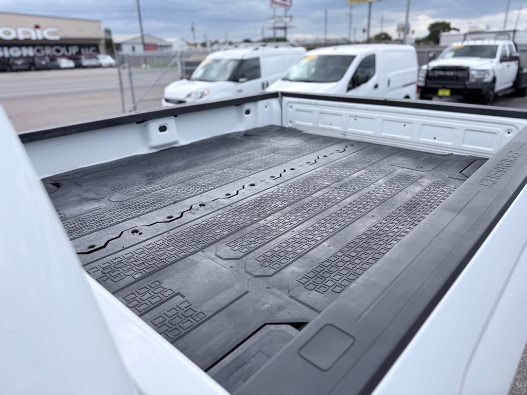 Photo 11 of this CHEVROLET SILVERADO 2500