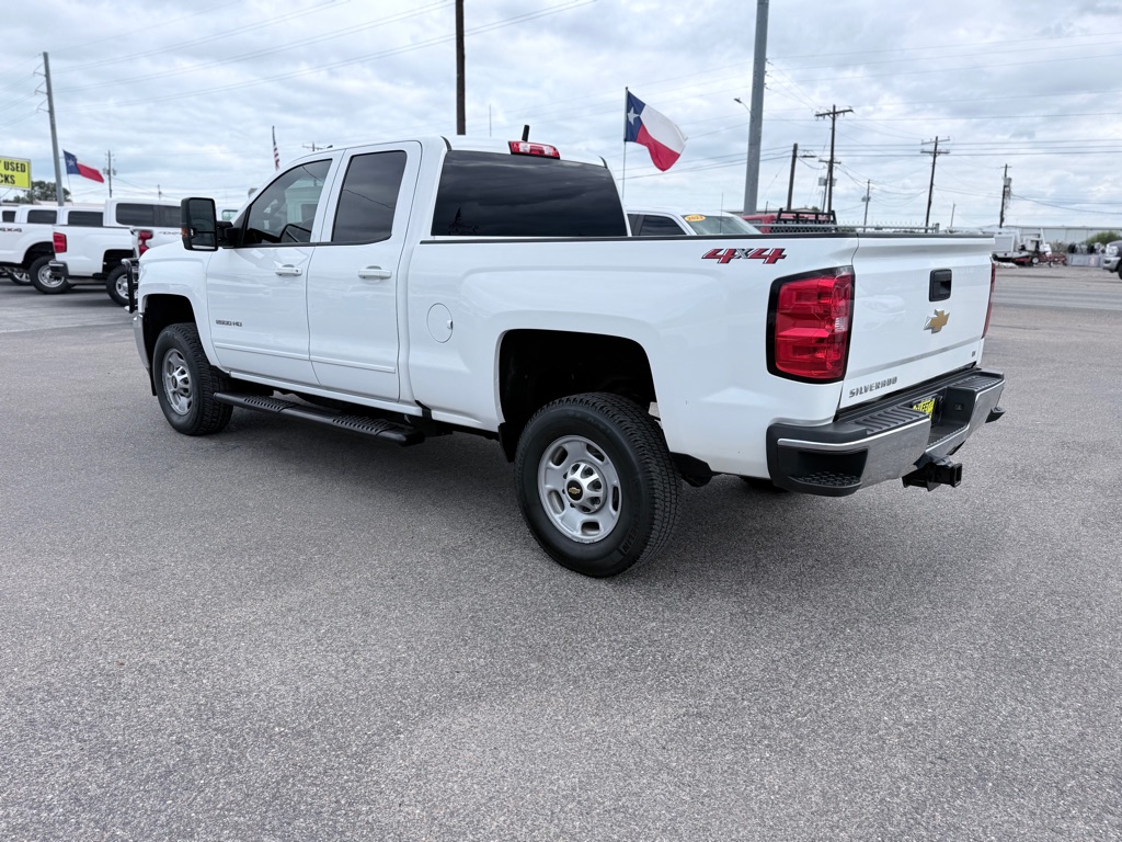 Photo 7 of this CHEVROLET SILVERADO 2500