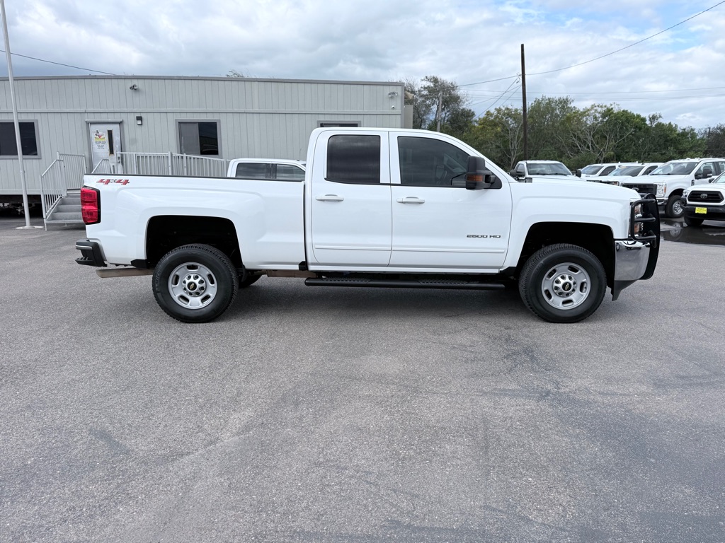 Photo 4 of this CHEVROLET SILVERADO 2500