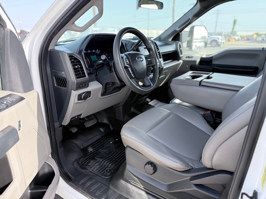 Photo 9 of this FORD F350