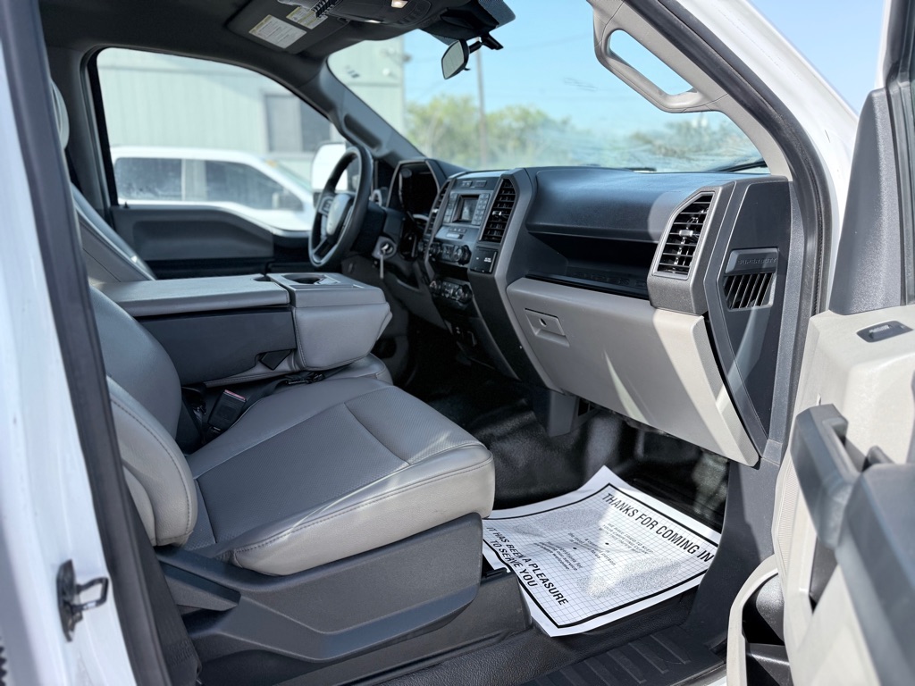 Photo 11 of this FORD F350
