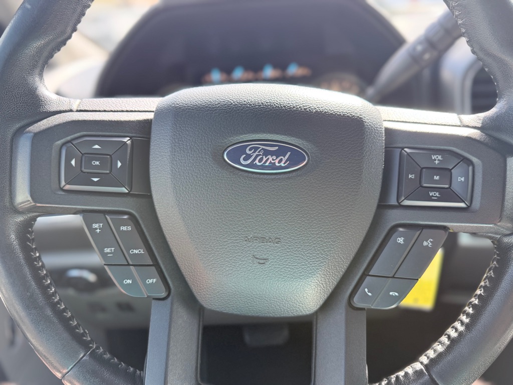 Photo 15 of this FORD F150