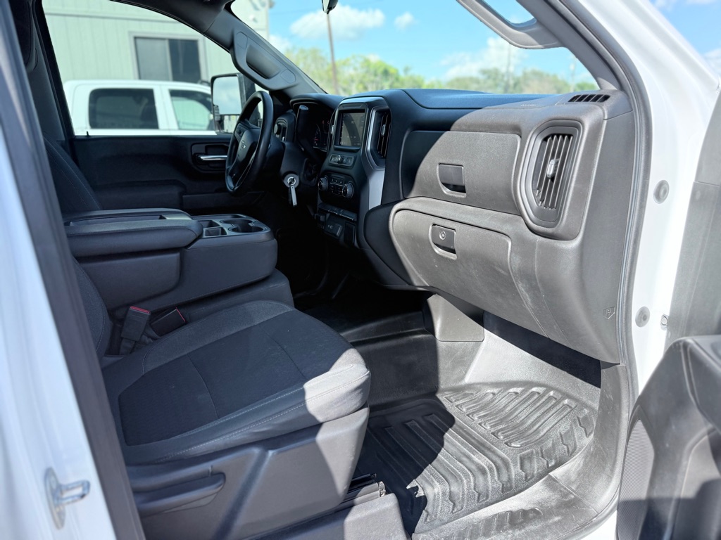 Photo 13 of this CHEVROLET SILVERADO 3500