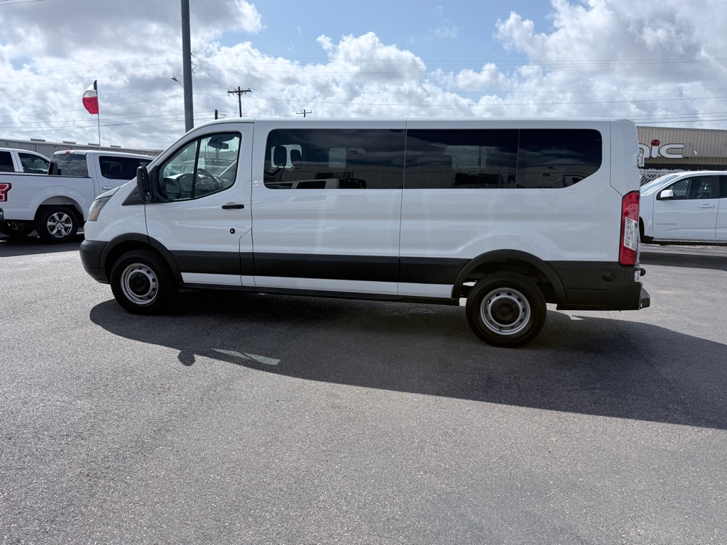 Photo 8 of this FORD TRANSIT