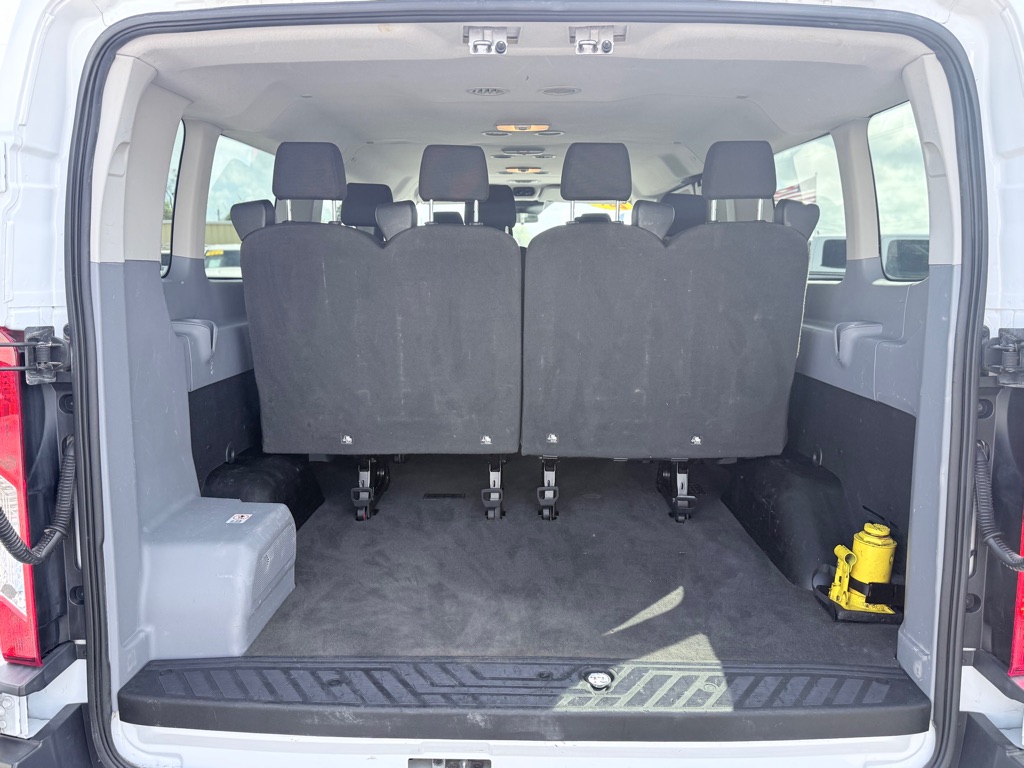 Photo 12 of this FORD TRANSIT