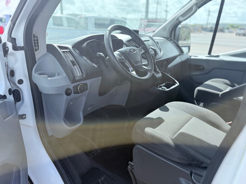 Photo 9 of this FORD TRANSIT