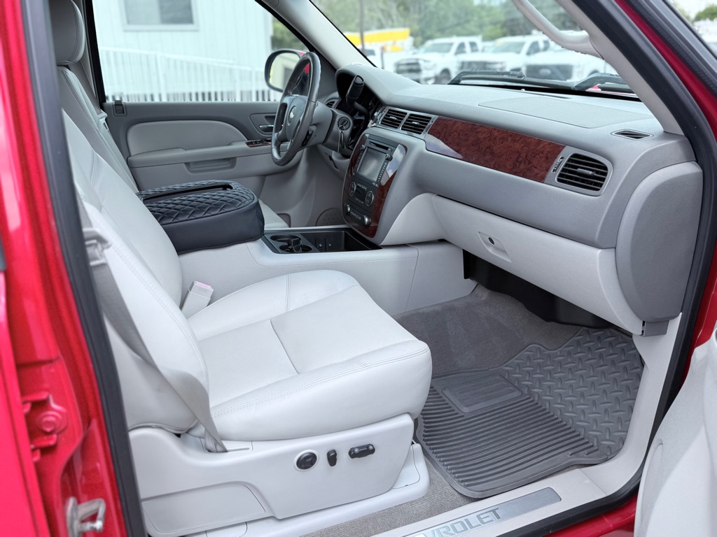 Photo 12 of this CHEVROLET SILVERADO 2500
