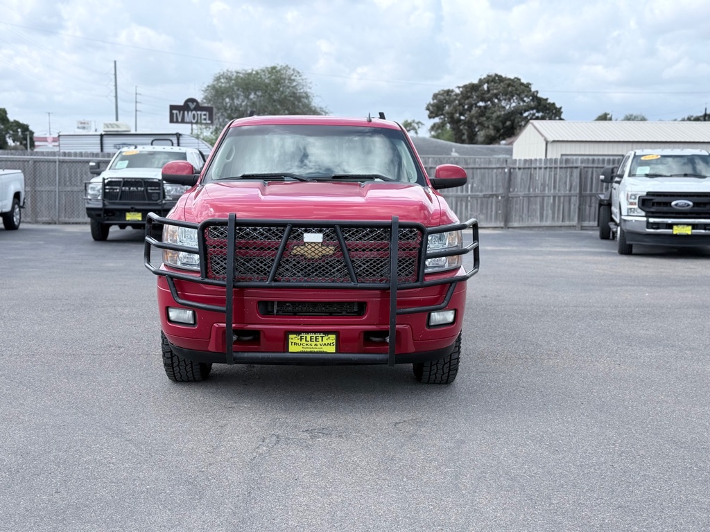 Photo 2 of this CHEVROLET SILVERADO 2500