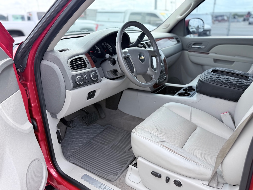 Photo 9 of this CHEVROLET SILVERADO 2500