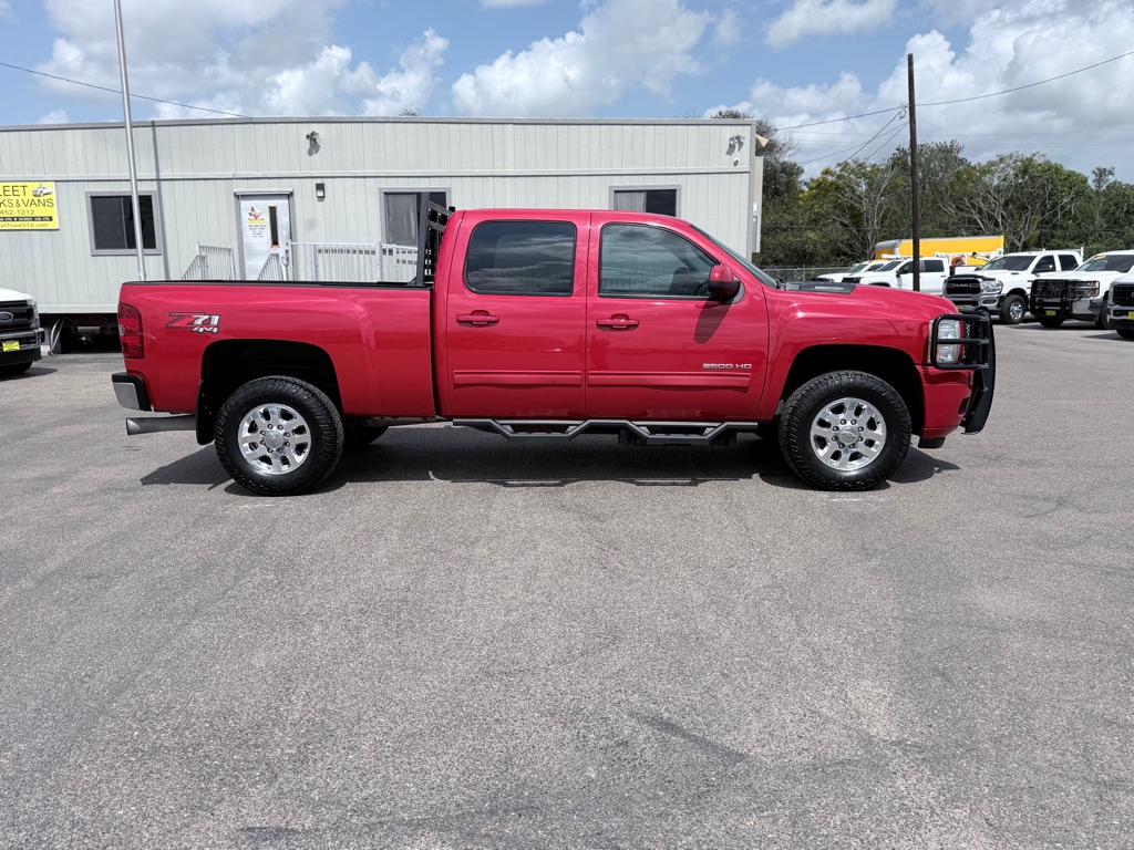 Photo 4 of this CHEVROLET SILVERADO 2500