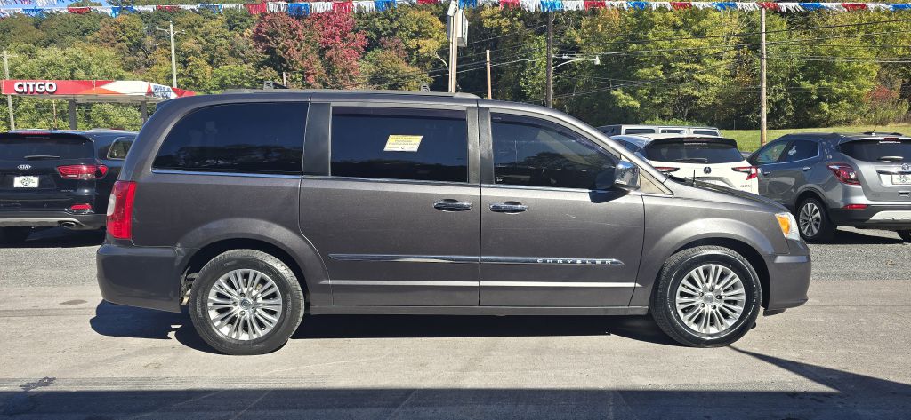2016 Chrysler Town & Country