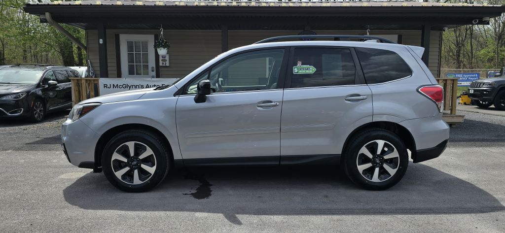 2018 Subaru Forester Limited - Photo 2