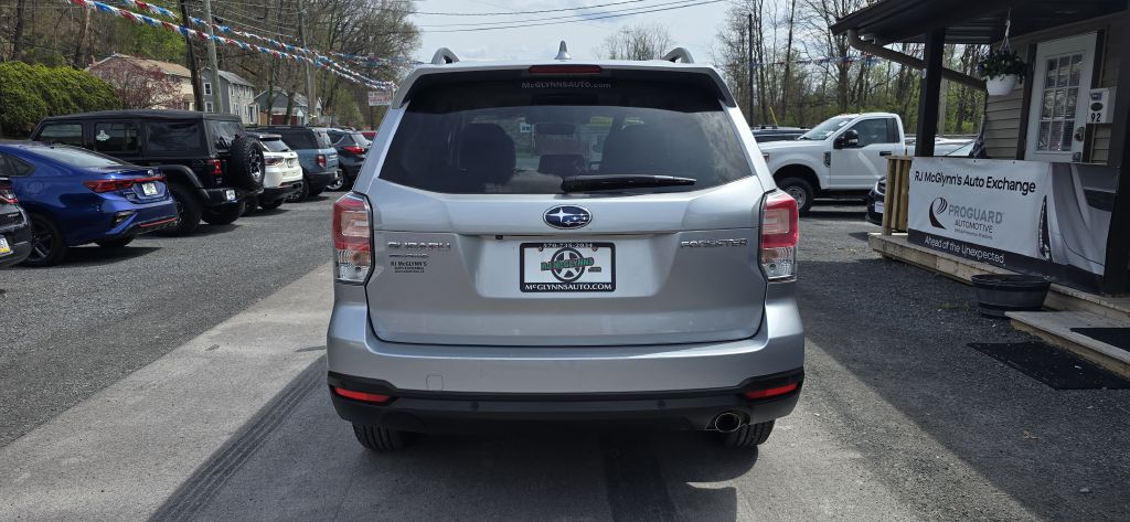 2018 Subaru Forester Limited - Photo 9