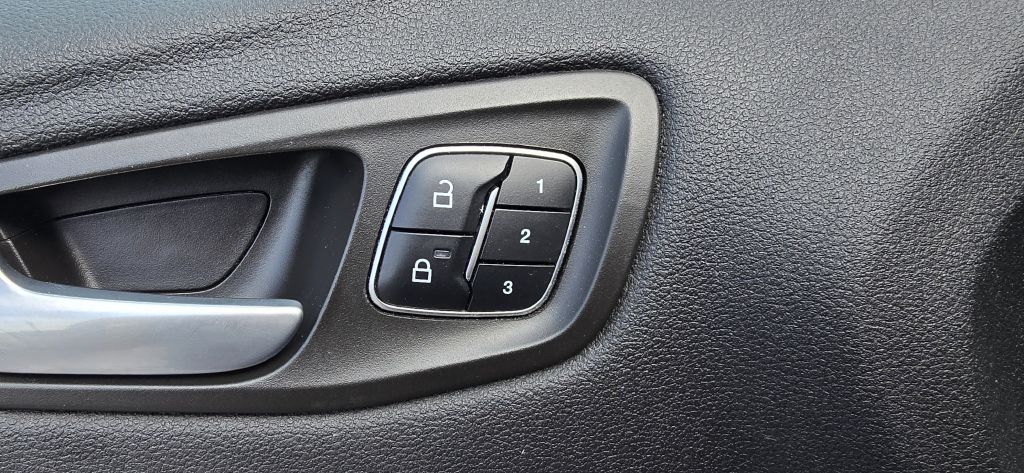 2019 Ford Escape Titanium - Photo 14