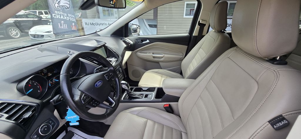 2019 Ford Escape Titanium - Photo 18