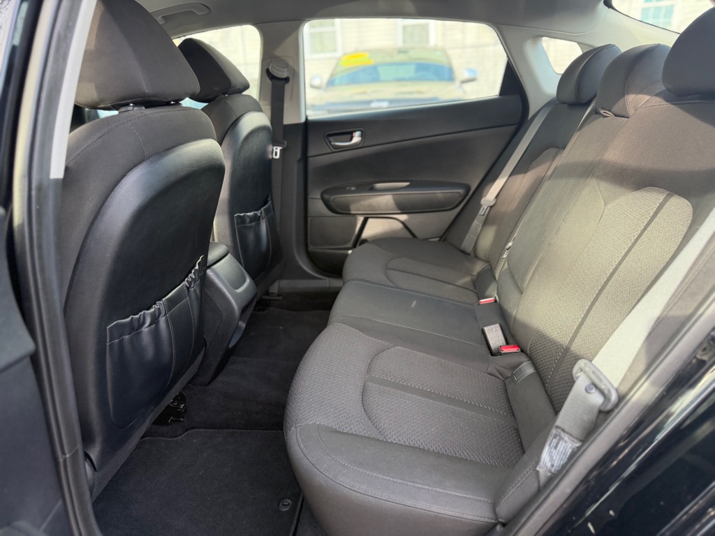 Photo 9 of this KIA OPTIMA