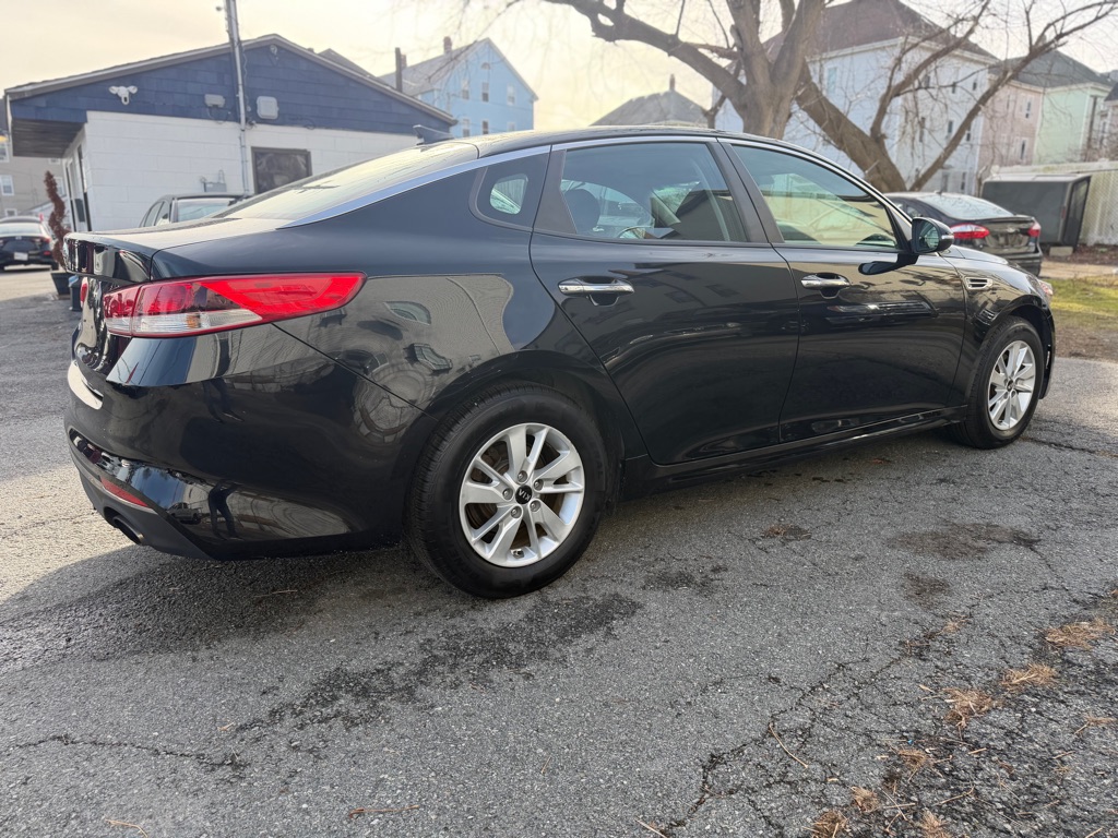 Photo 5 of this KIA OPTIMA