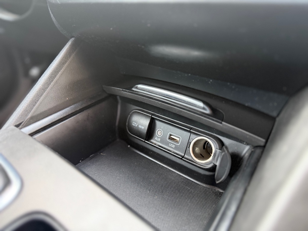 Photo 13 of this KIA OPTIMA