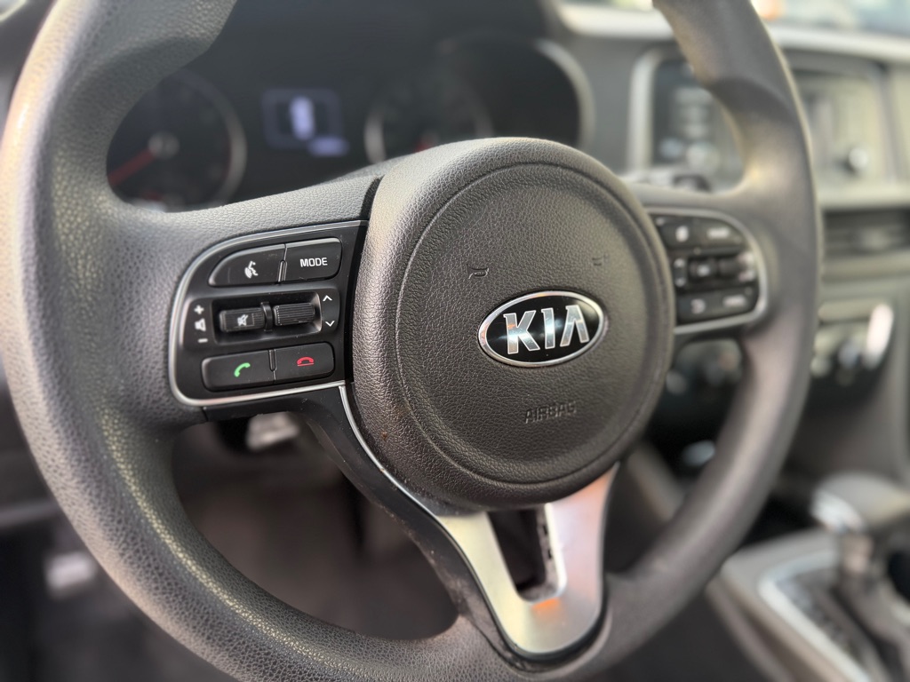 Photo 15 of this KIA OPTIMA