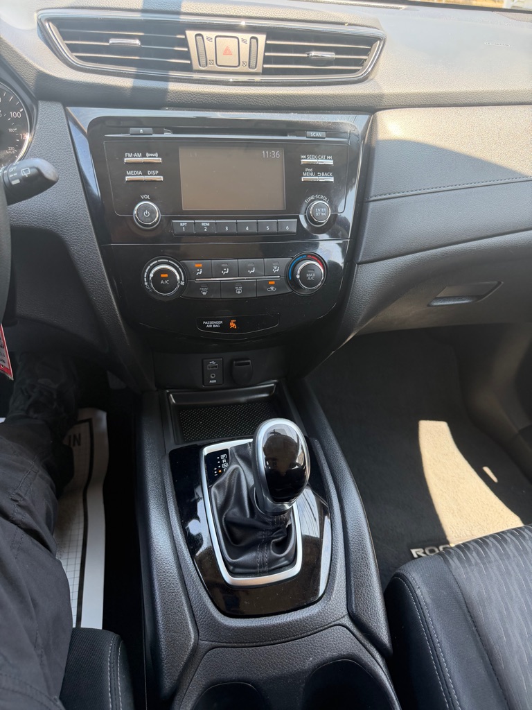 Photo 16 of this NISSAN ROGUE