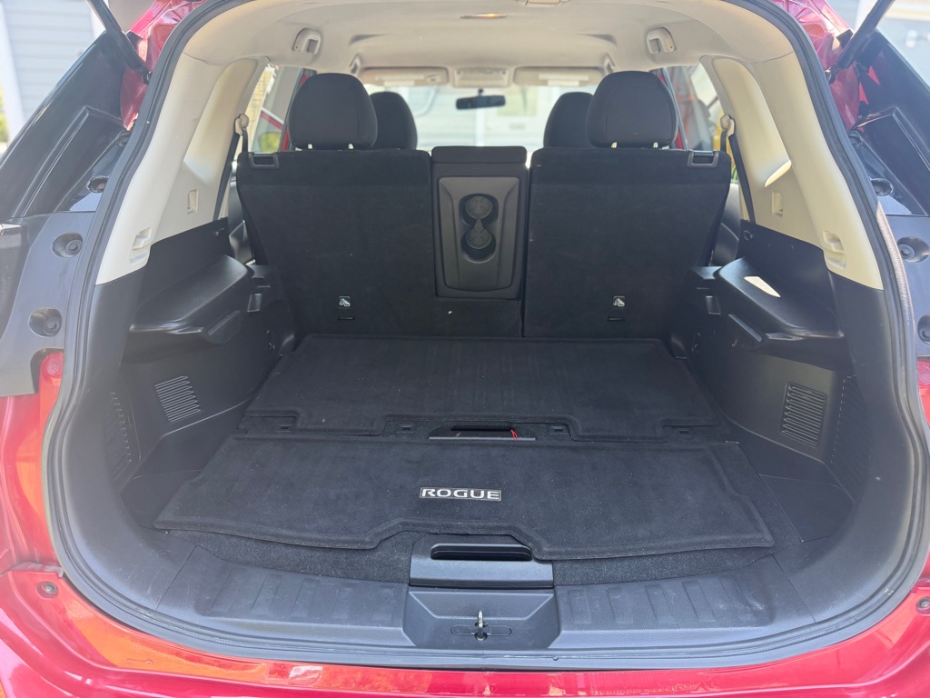 Photo 10 of this NISSAN ROGUE