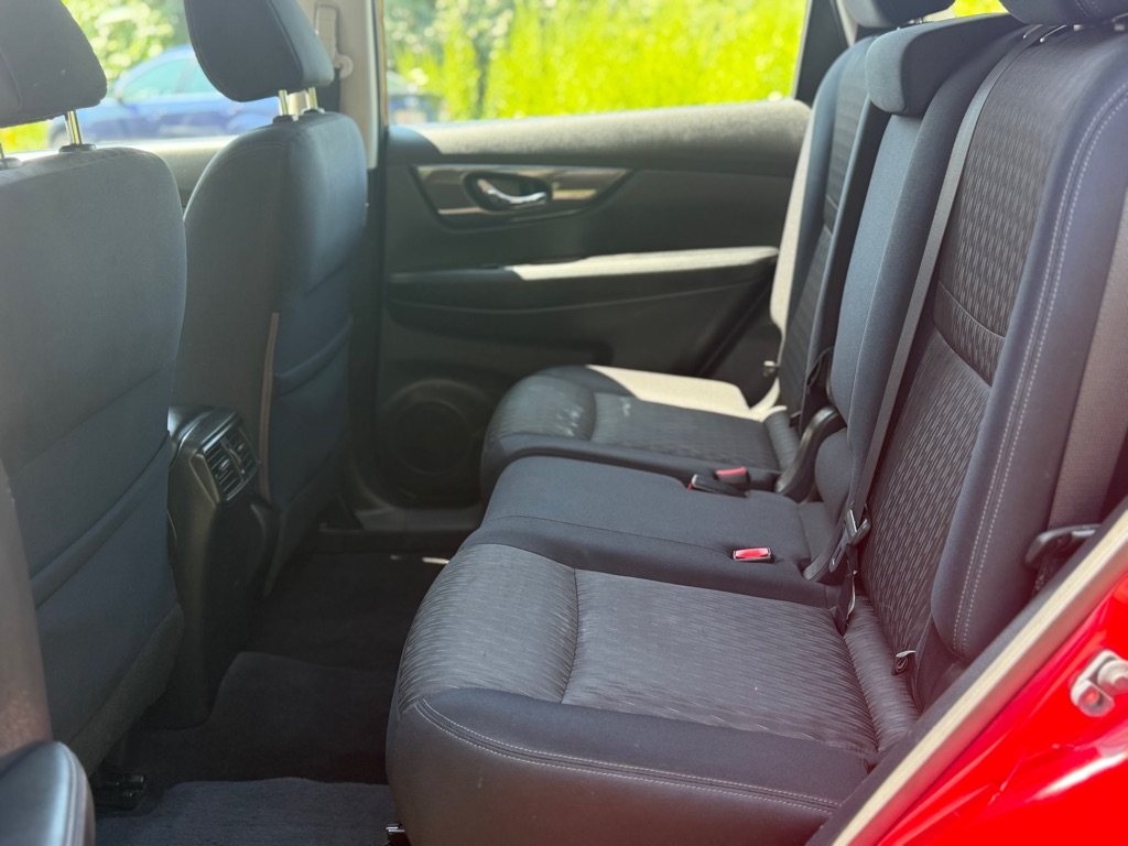 Photo 8 of this NISSAN ROGUE