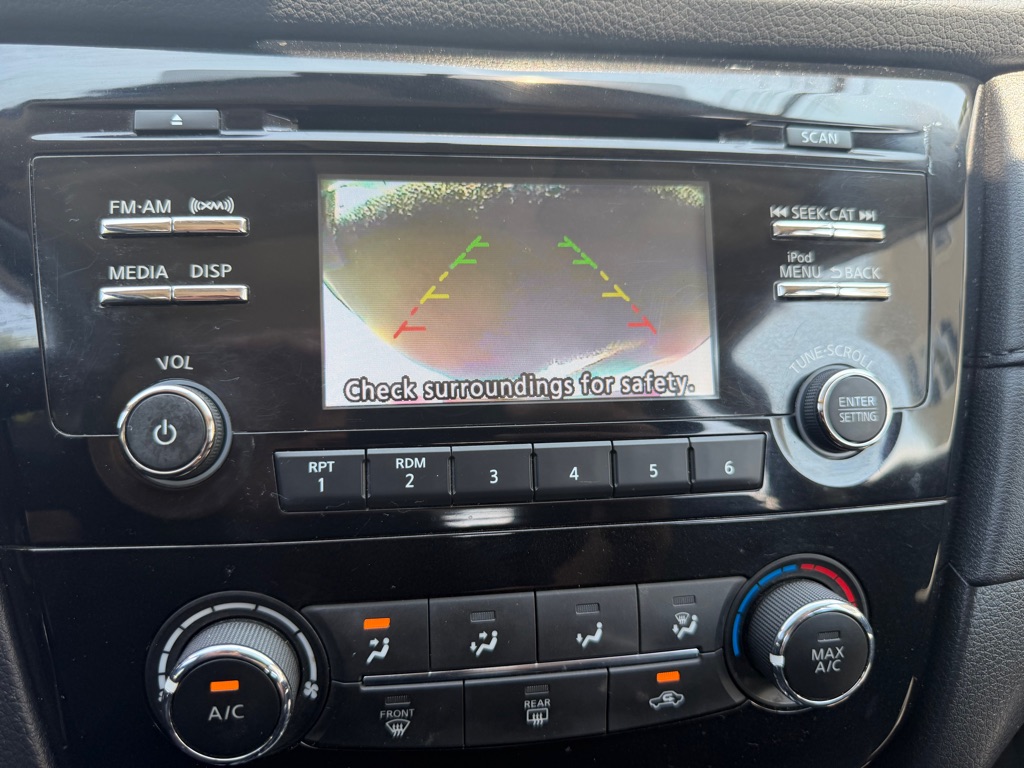 Photo 12 of this NISSAN ROGUE