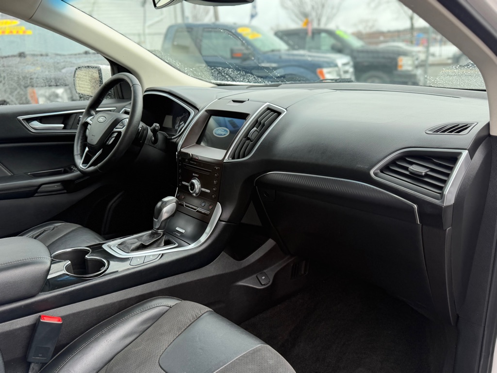 Photo 6 of this FORD EDGE