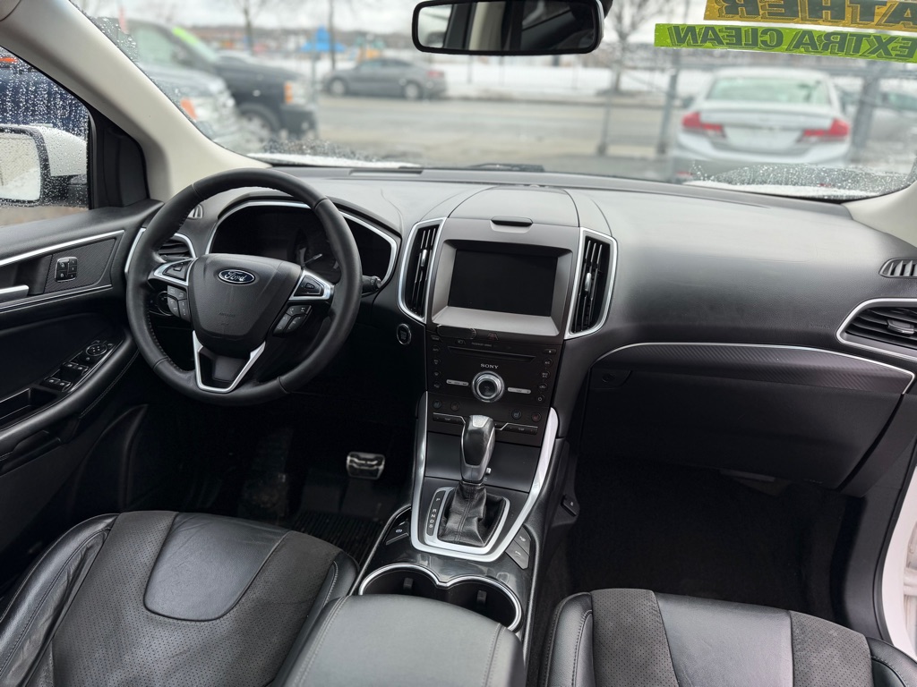 Photo 12 of this FORD EDGE