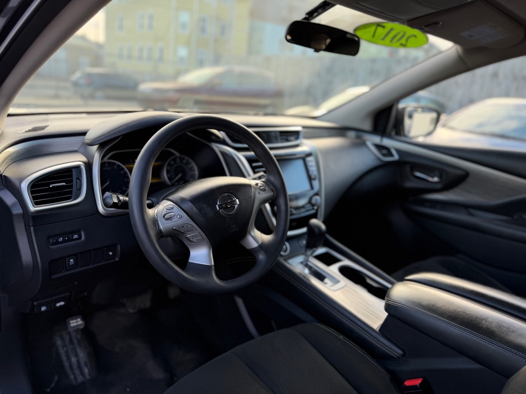 View vehicle photo 7