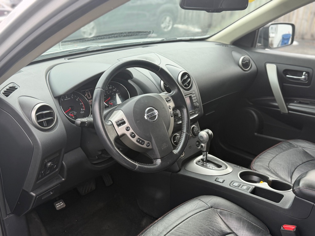 Photo 7 of this NISSAN ROGUE