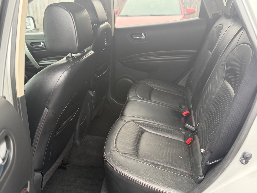 Photo 8 of this NISSAN ROGUE