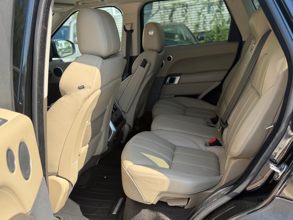 Photo 18 of this LAND ROVER RANGE ROVER SPO