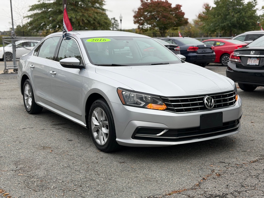Photo 3 of this VOLKSWAGEN PASSAT