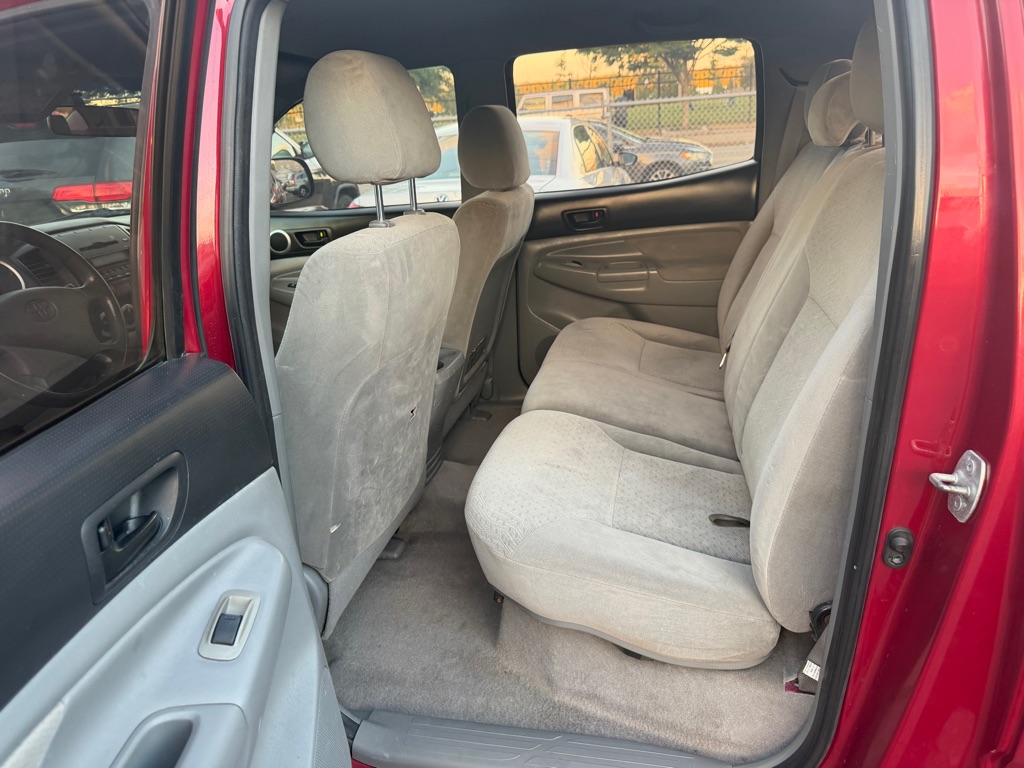 Photo 10 of this TOYOTA TACOMA