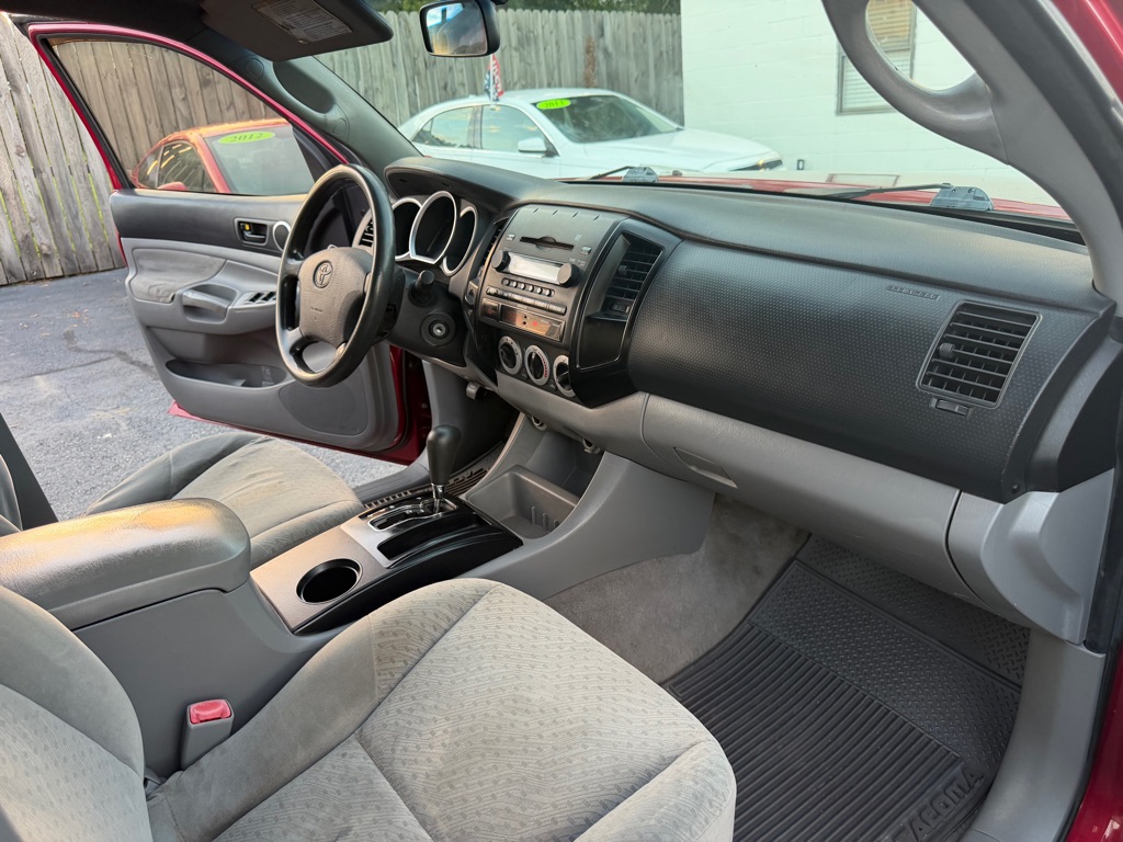 Photo 13 of this TOYOTA TACOMA