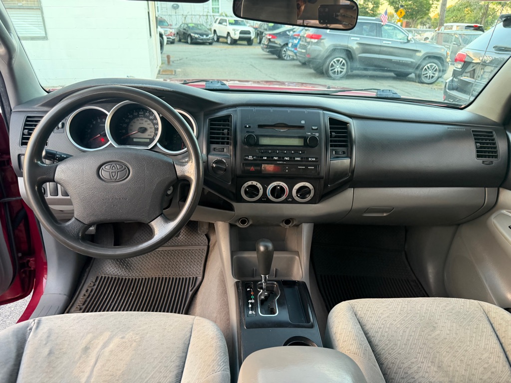Photo 11 of this TOYOTA TACOMA