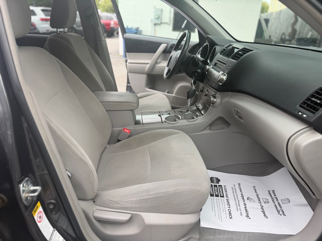 Photo 12 of this TOYOTA HIGHLANDER