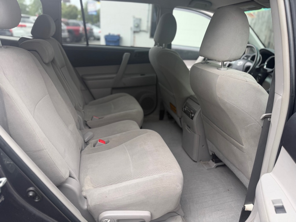 Photo 13 of this TOYOTA HIGHLANDER