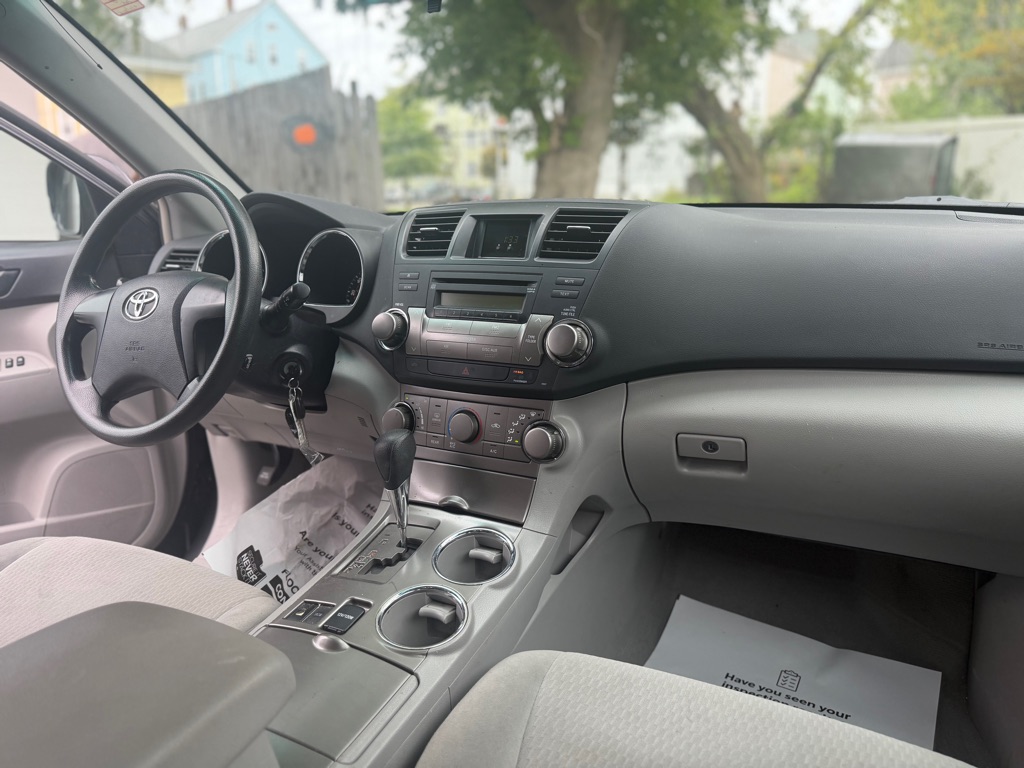 Photo 14 of this TOYOTA HIGHLANDER