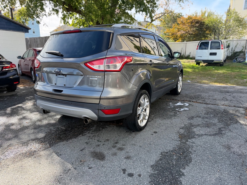 Photo 5 of this FORD ESCAPE