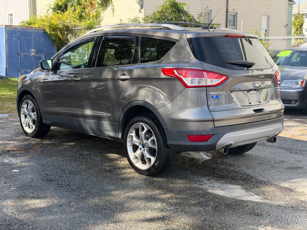 Photo 7 of this FORD ESCAPE