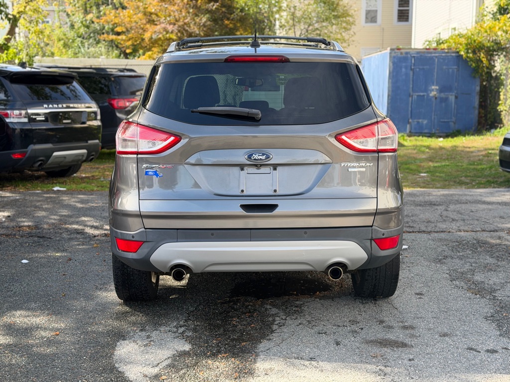 Photo 6 of this FORD ESCAPE