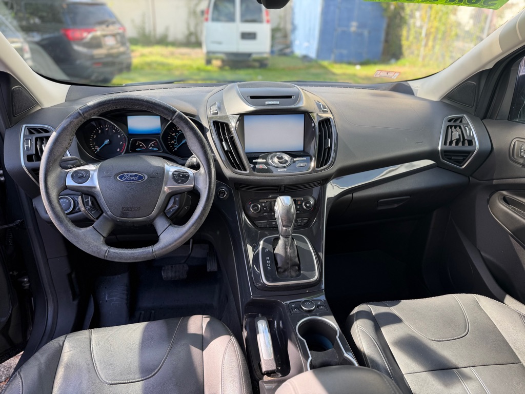 Photo 12 of this FORD ESCAPE
