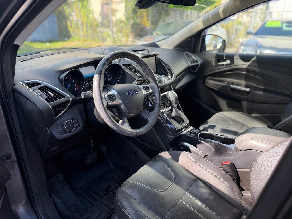 Photo 9 of this FORD ESCAPE