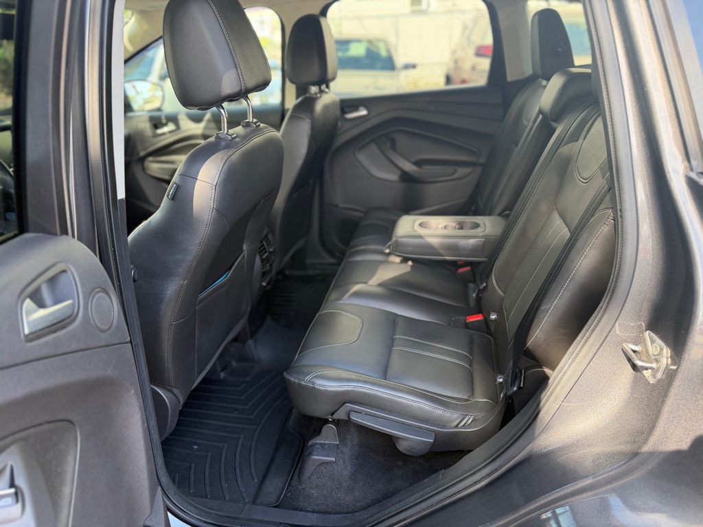 Photo 11 of this FORD ESCAPE