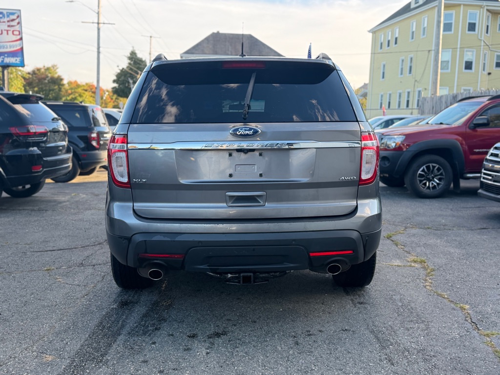 Photo 5 of this FORD EXPLORER